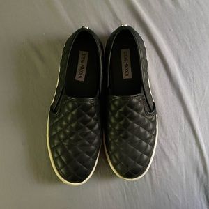 Steve Madden Slip on shoes